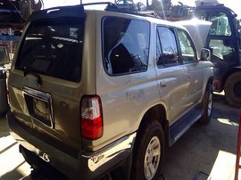2002 TOYOTA 4RUNNER SILVER, SR5 MODEL, 3.4L, AT, 2WD.  Z26299